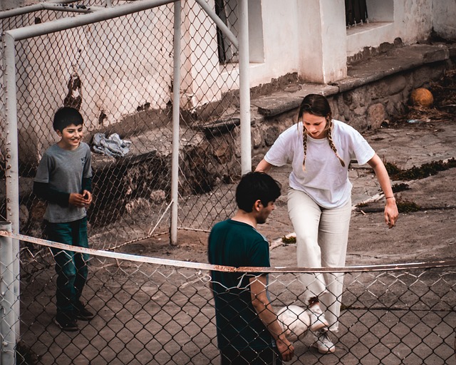 首届全国体育新闻工作者足球联赛开幕 业余足球参与有望进一步提升.